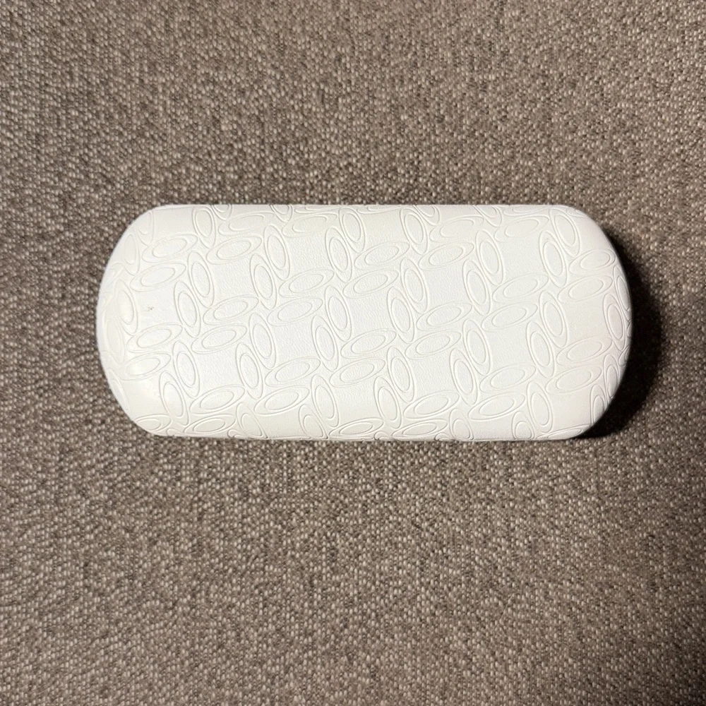 Oakley Sunglasses Hard Case. Excellent condition. Never used.
